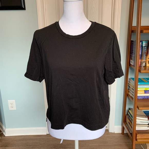 Cuyana Pima Cropped Tee - Black - Picture 5 of 9